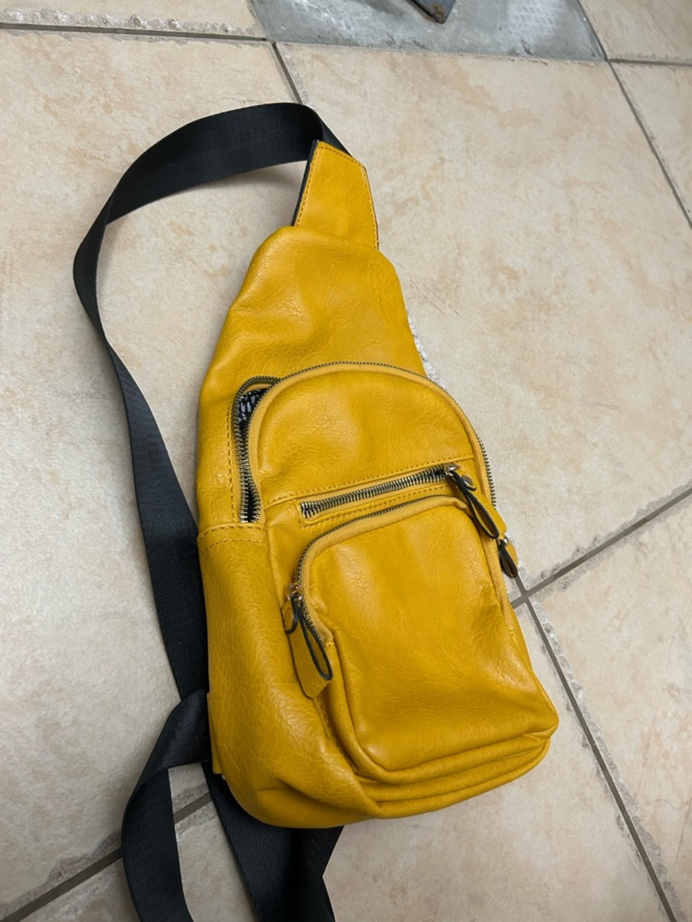 Yellow Leather Sling Travel Bag - Unbranded - Picture 2 of 6